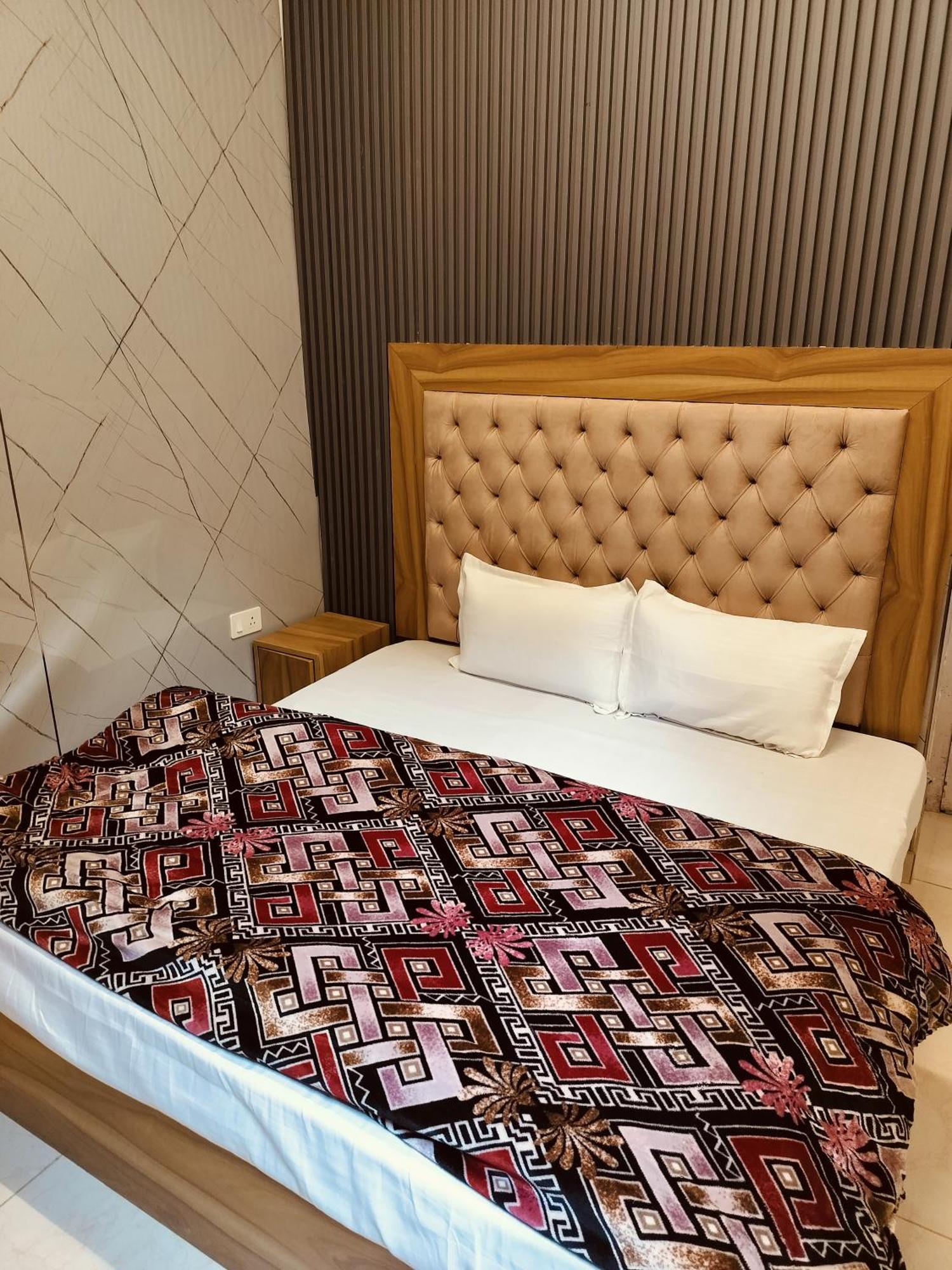 Madan Kunj B & B Mall Road Shimla Exterior foto