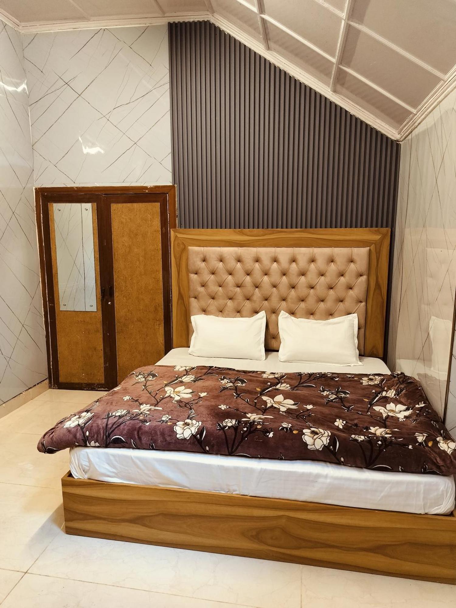 Madan Kunj B & B Mall Road Shimla Exterior foto