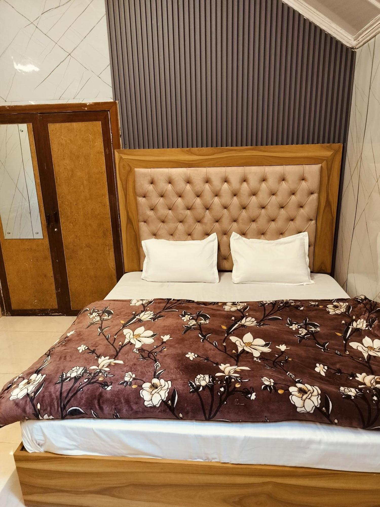 Madan Kunj B & B Mall Road Shimla Exterior foto
